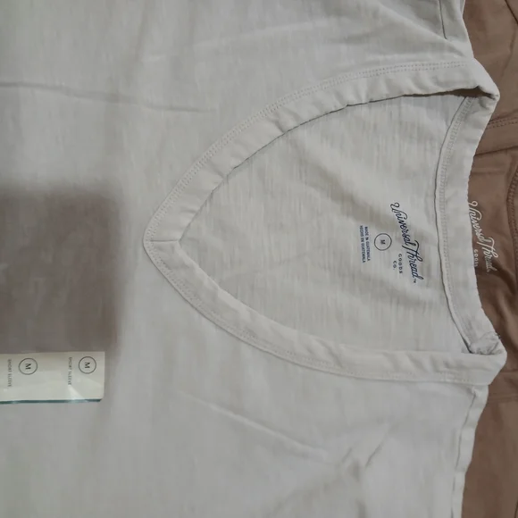 Universal Thread Women's V-Neck Tee - Cream and Brown - Picture 3 of 3